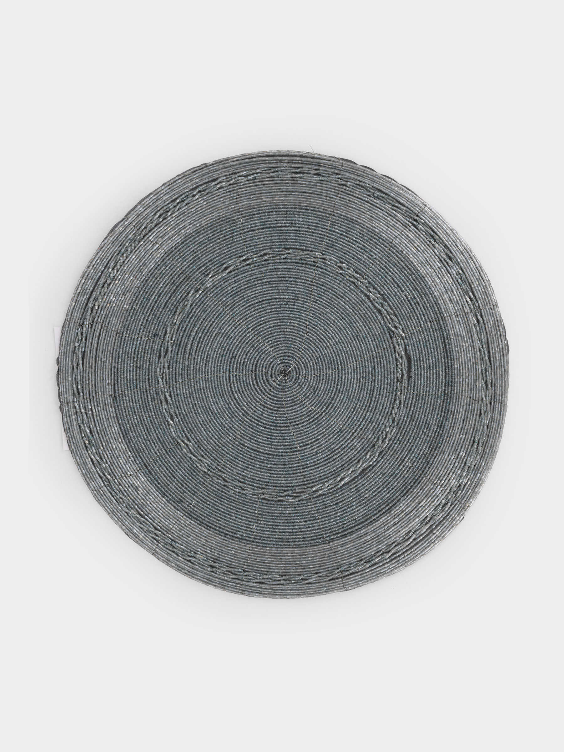 Салфетка под приборы, 36 см, бисер, круглая, серая, Bijou, image-0